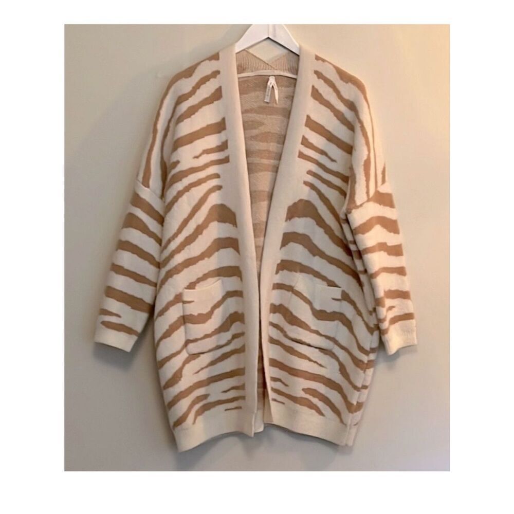 Dreamers cream and tan oversized zebra print cardigan sweater size small/medium